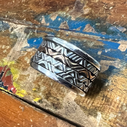 Deep Carved Spinner Ring